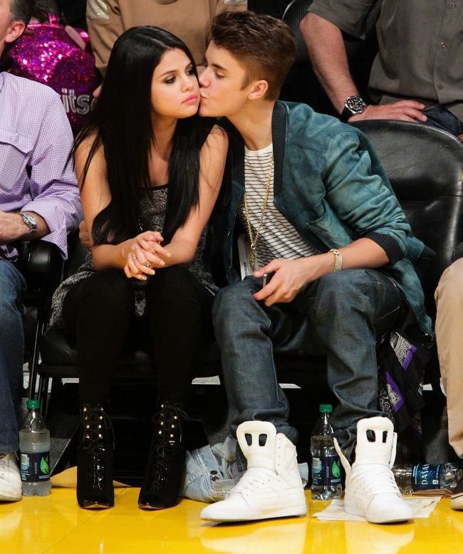 Justin Bieber confirma zvonurile ca o iubeste pe Selena Gomez postand o imagine cu ei doi pe Instagram. Cum arata fotografia de peste 1 milion de like-uri, care a isterizat fanii