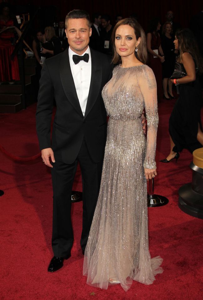 Angelina Jolie si Brad Pitt denumiti "Regele si Regina Hollywood-ului". Cum au fost surprinsi pe covorul rosu