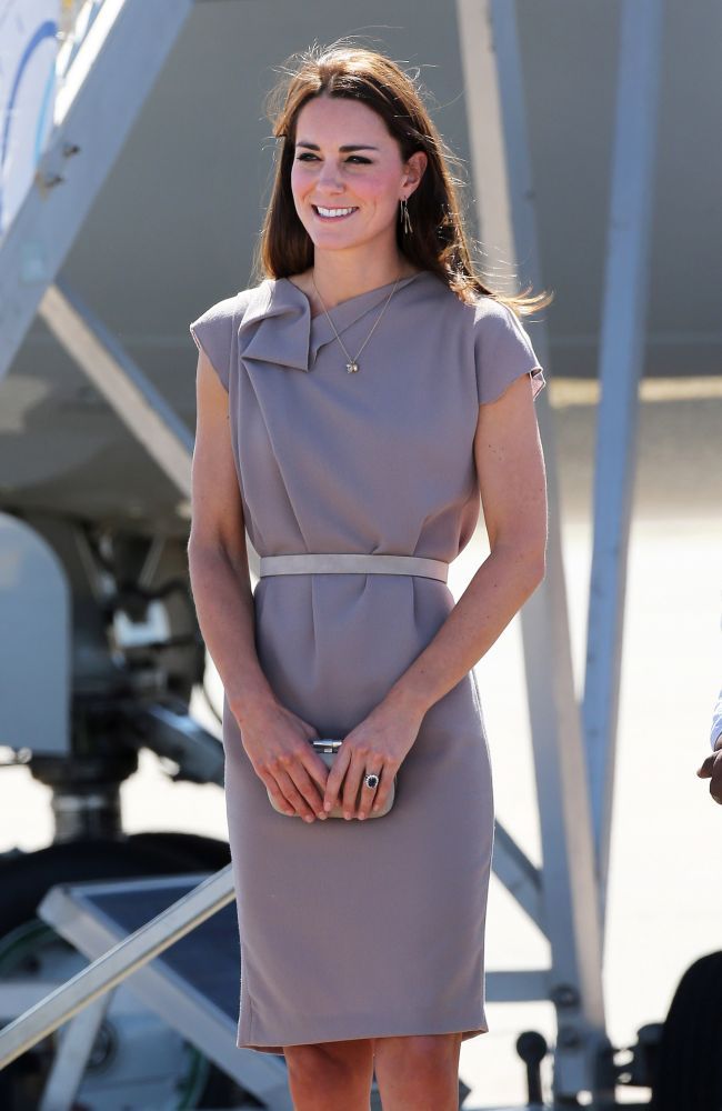 Kate Middleton cu decolteul la vedere. Vezi tinuta care a atras toate privirile
