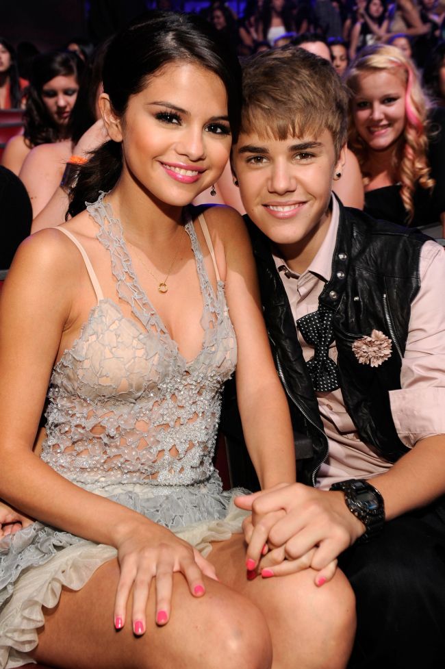 Cu ea a inselat-o pe Selena in urma cu 2 ani? Justin Bieber, din nou alaturi de bruneta pe care vedeta Disney nu vrea sa o mai vada