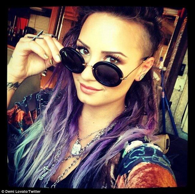Schimbare spectaculoasa de look pentru Demi Lovato. Cum arata cu parul rasta