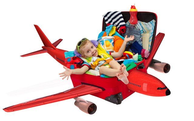 3 sfaturi utile pentru calatoria bebelusului cu avionul