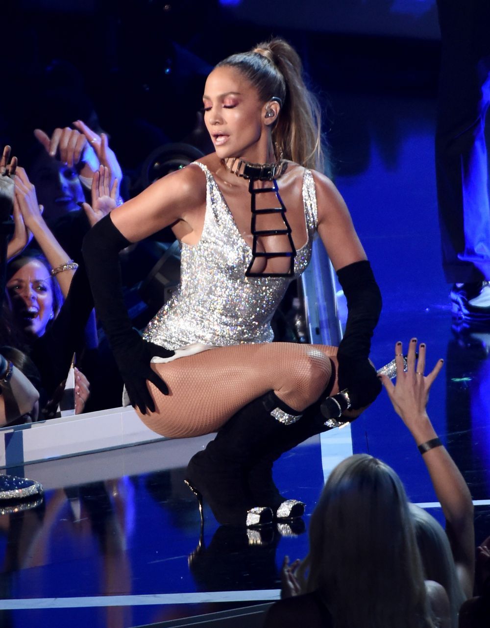 Mitul perfectiunii lui J.Lo, demontat. Detaliul care se observa doar cand posteriorul ei e fotografiat de aproape
