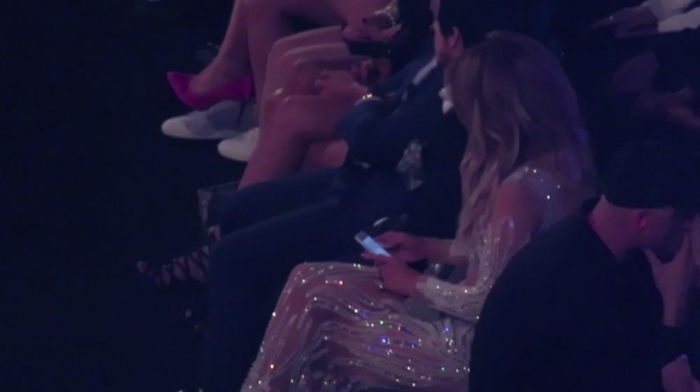 Gestul pe care l-a facut Jennifer Lopez in timpul recitalului sustinut de Mariah Carey. Cum a fost surprinsa cantareata