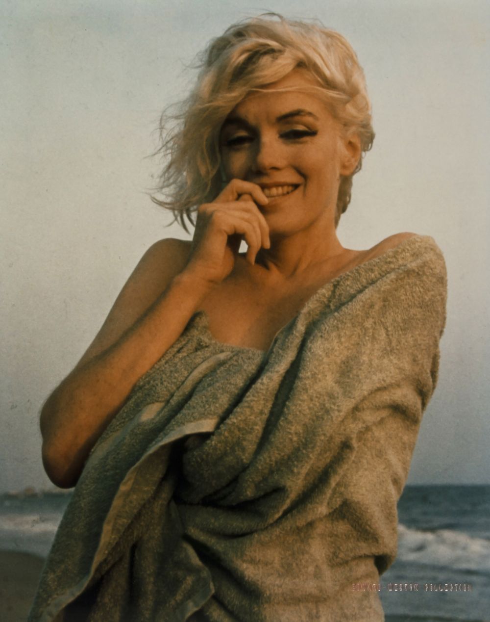 Ultima sedinta foto a lui Marilyn Monroe.Cat de frumoasa si sexy era cu doar trei saptmani inainte de moartea sa tragica