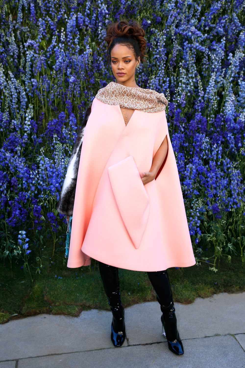 Rihanna, regina absoluta a modei. Aparitiile cu care a revolutionat la Paris Fashion Week
