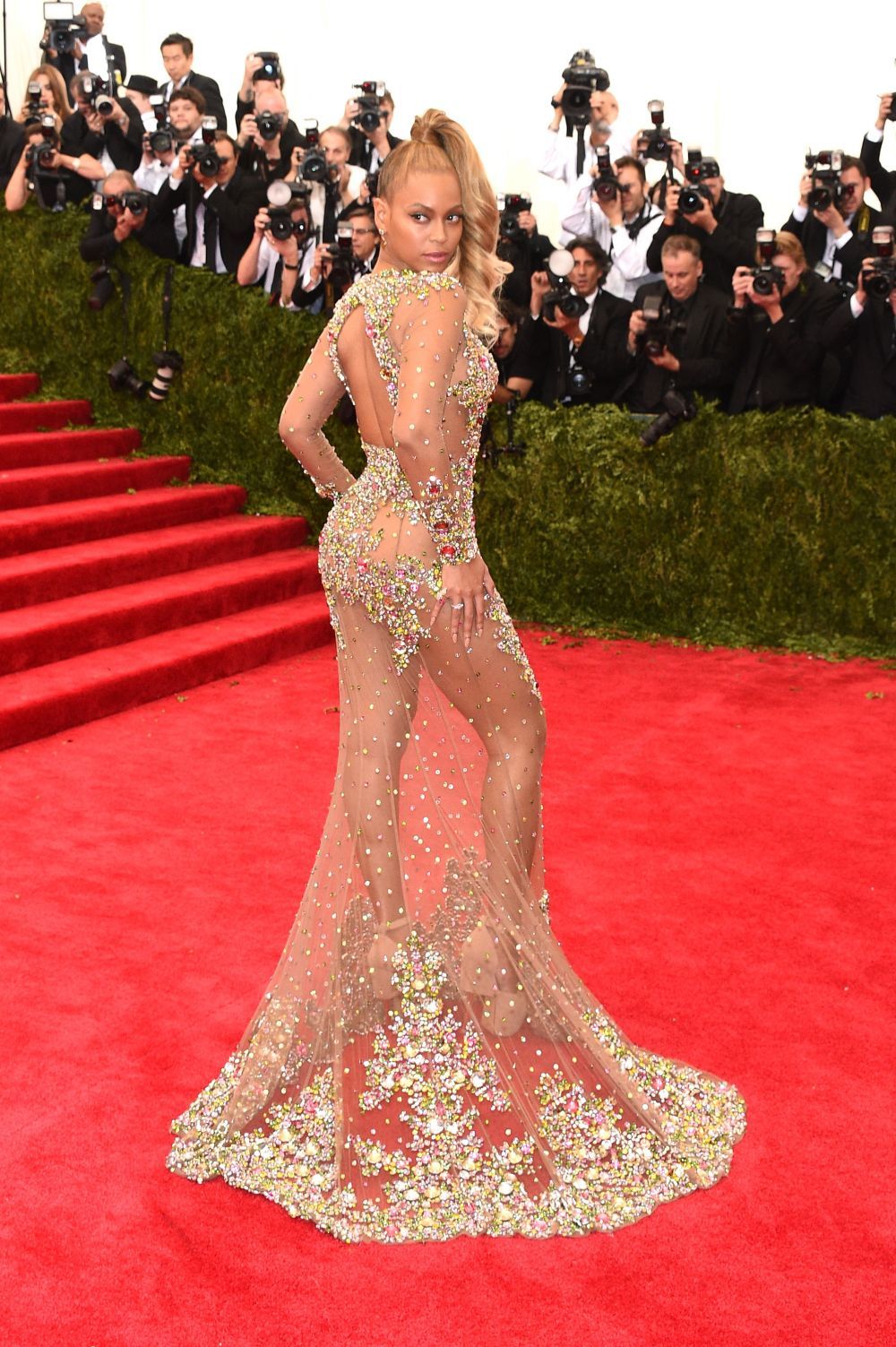 Beyonce, cea mai indrazneata aparitie de anul acesta. Cum arata intr-o rochie sexy, care intrece orice imaginatie