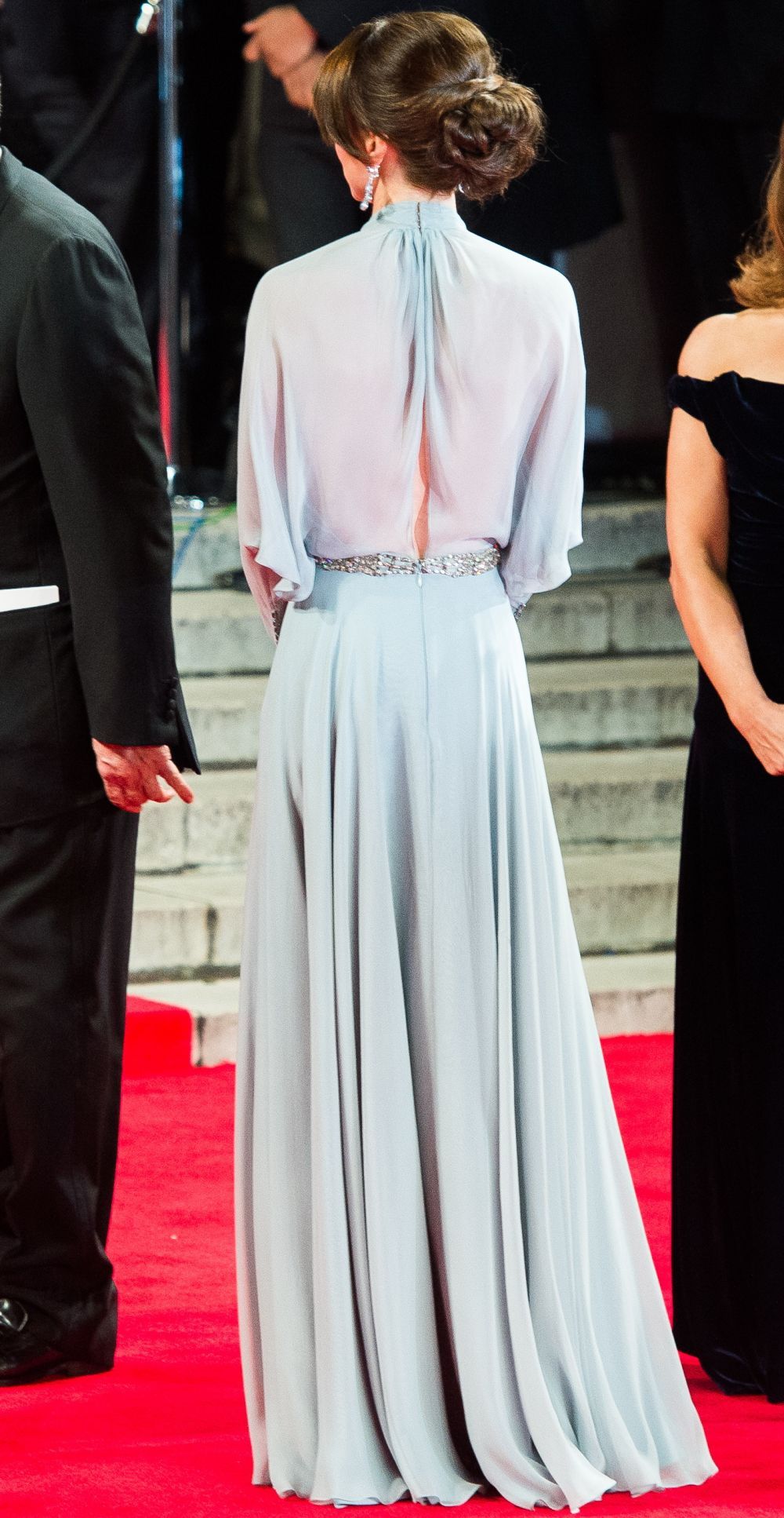 Cea mai indrazneata aparitie pentru Kate Middleton. Ducesa, fara sutien pe covorul rosu de la premiera Spectre