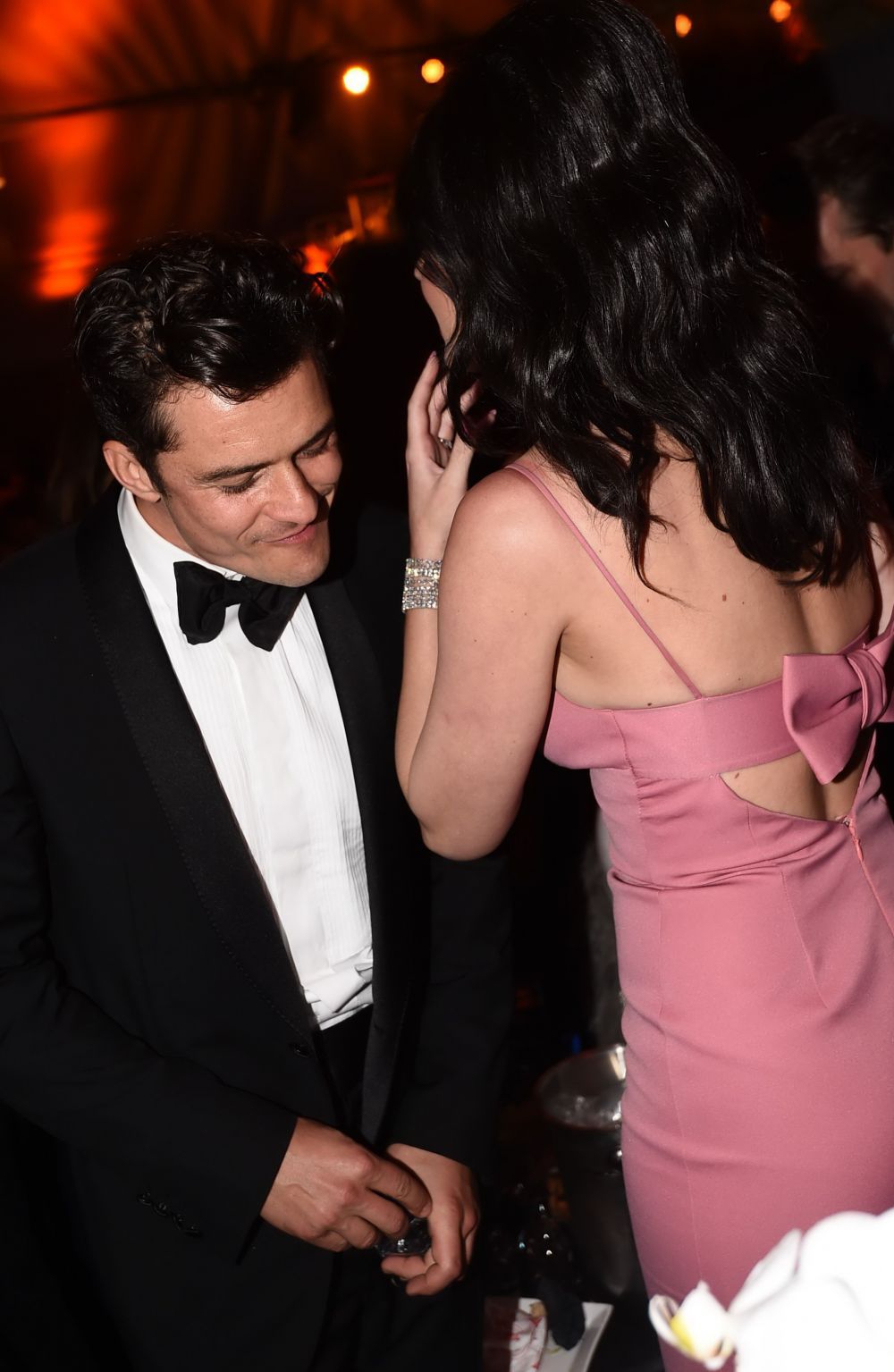 Se naste o idila? Katy Perry si Orlando Bloom, surprinsi flirtand la petrecerea de dupa Globurile de Aur