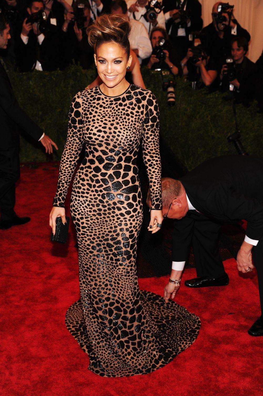 Si J Lo ar fi invidioasa pe tinuta ei. Cheryl Fernandez-Versini, in cea mai sexy pereche de pantaloni animal print