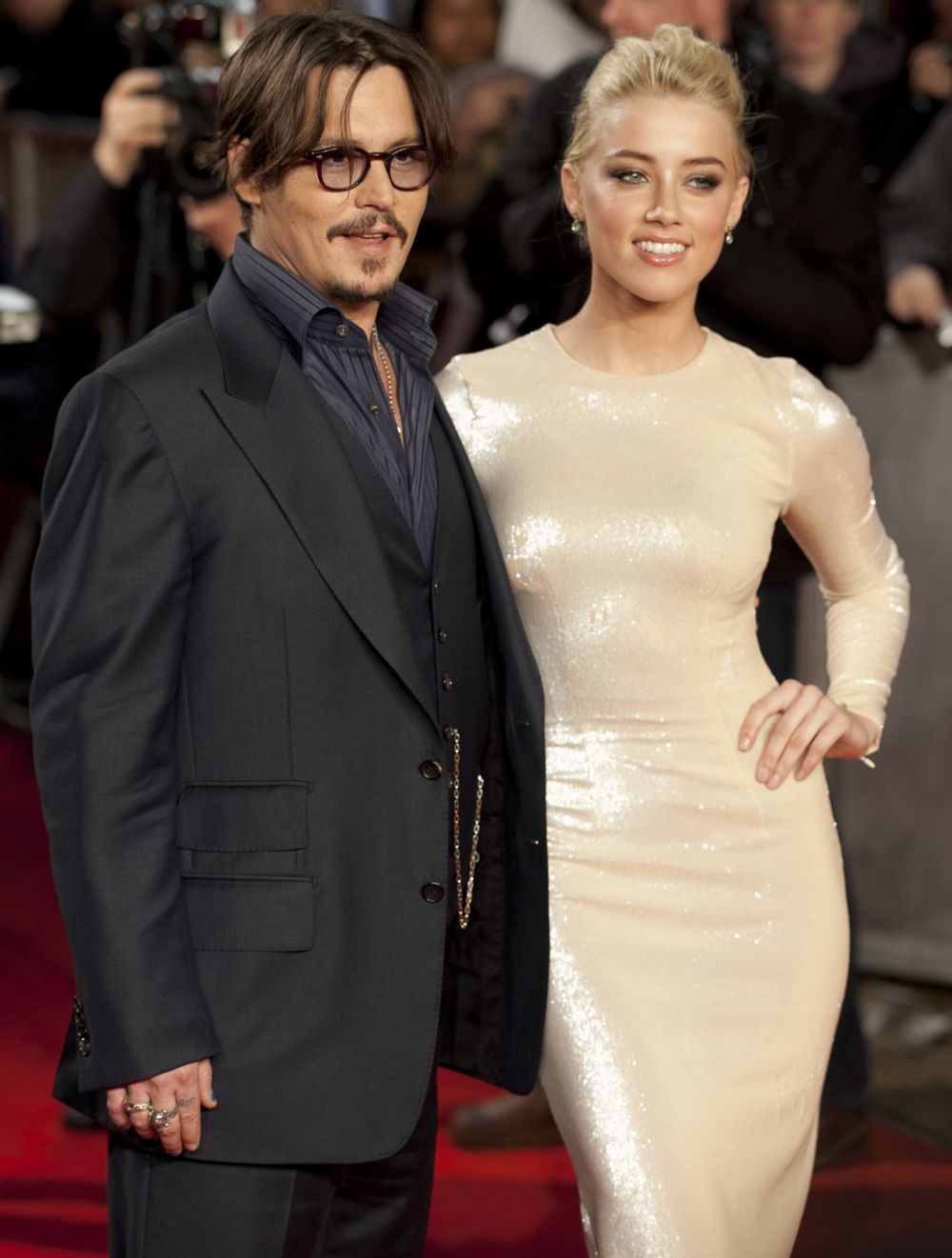 Divort dupa 15 luni de mariaj. Johnny Depp si Amber Heard au anuntat ca nu mai formeaza un cuplu