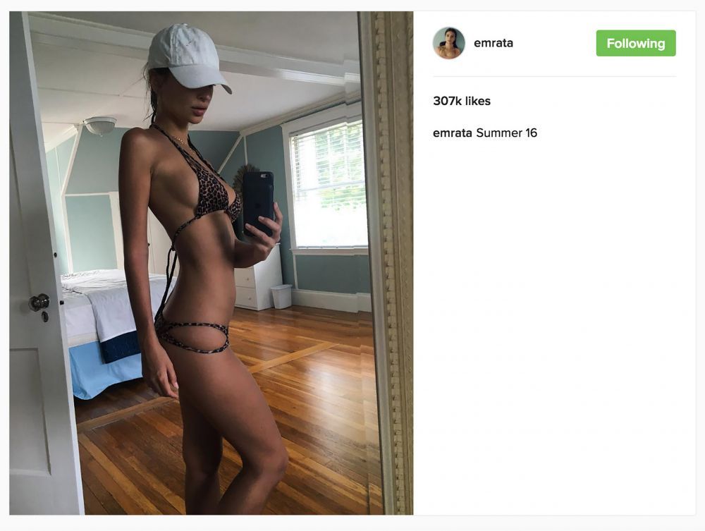 Spectacol pe contul ei de Instagram. Cum s-a pozat Emily Ratajkowski in bikini, alaturi de mama ei
