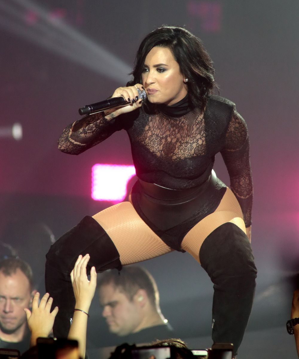 Demi Lovato, un exemplu de vointa: cum a trecut peste o adolescenta de cosmar si a devenit o femeie puternica