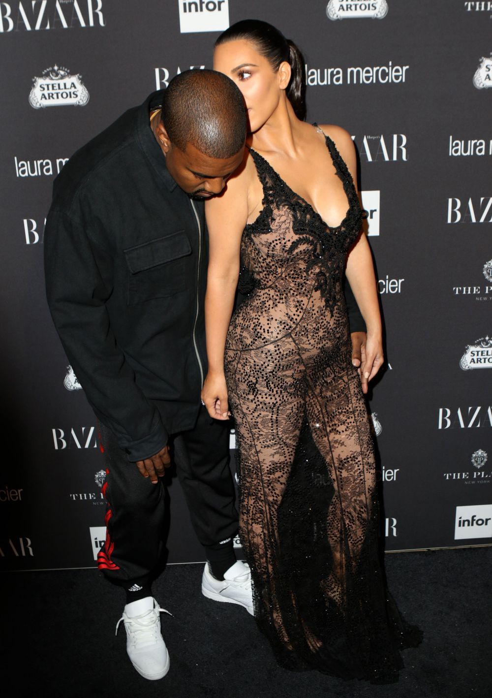 Rochie sau pantaloni? Tinuta incredibil de sexy a lui Kim Kardashian care l-a sedus pe Kanye West
