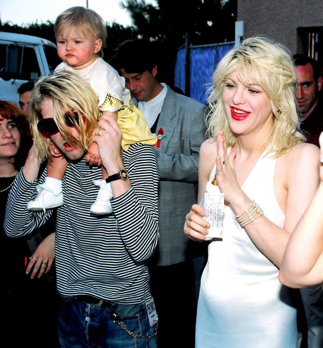 Fiica lui Courtney Love si Kurt Cobain, superba la 24. Cum a aparut la Saptamana Modei de la Paris, alaturi de mama ei