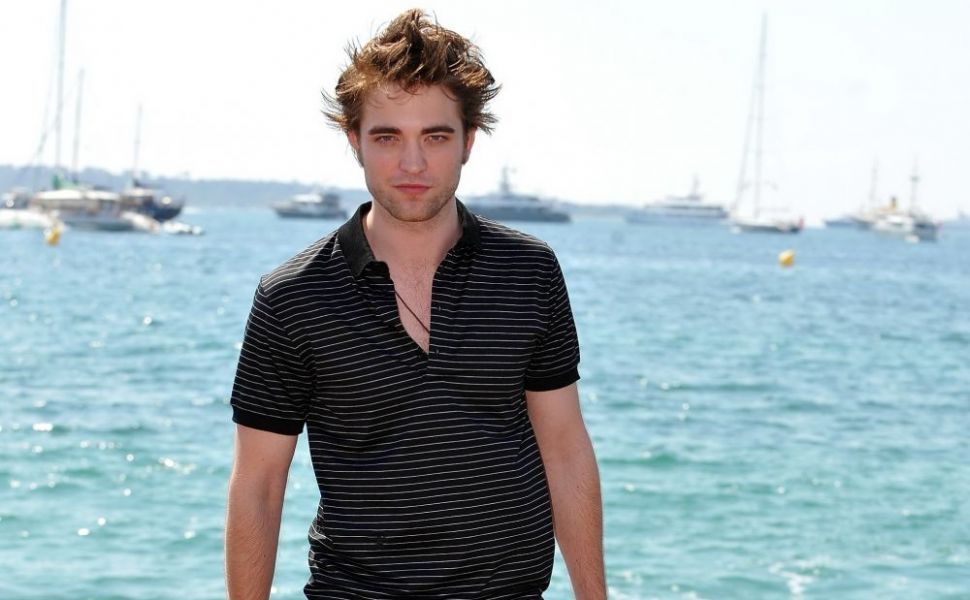 Schimbare spectaculoasa pentru Robert Pattinson. Actorul si-a impresionat fanele cand a aparut cu look a la Twilight