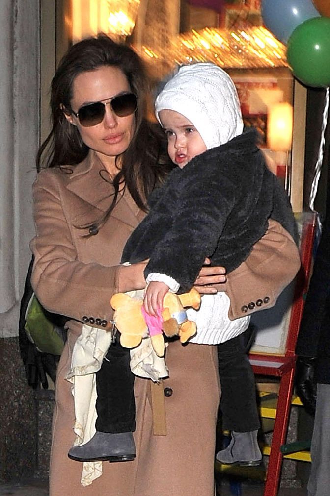 Fetita de 8 ani a Angelinei Jolie cu Brad Pitt, o papusa in miniatura. Cat de frumoasa s-a facut si cum a fost pozata