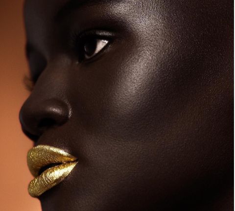 9 persoane cu culori unice ale pielii. Cum arată tinerii care au uimit lumea cu frumusețea lor deosebită