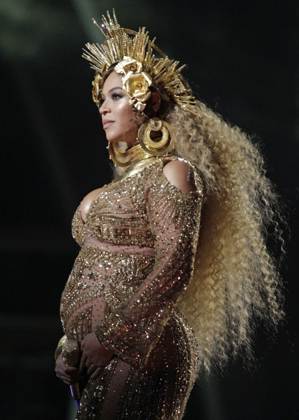 A fost creata papusa Beyonce insarcinata. Cum arata si de ce face senzatie pe internet