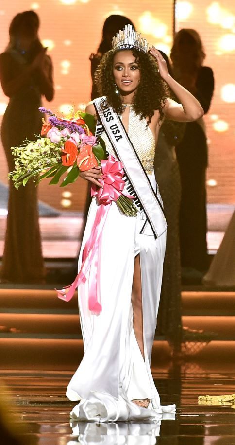 A fost desemnata Miss USA 2017. Cat de frumoasa este bruneta de origine italiana