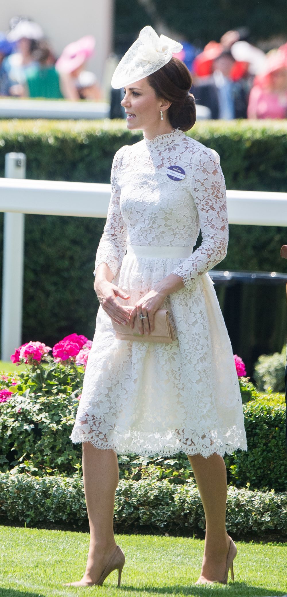 Kate Middleton, seducatoare intr-o tinuta indrazneata. Cum arata Ducesa intr-o rochie transparenta din dantela