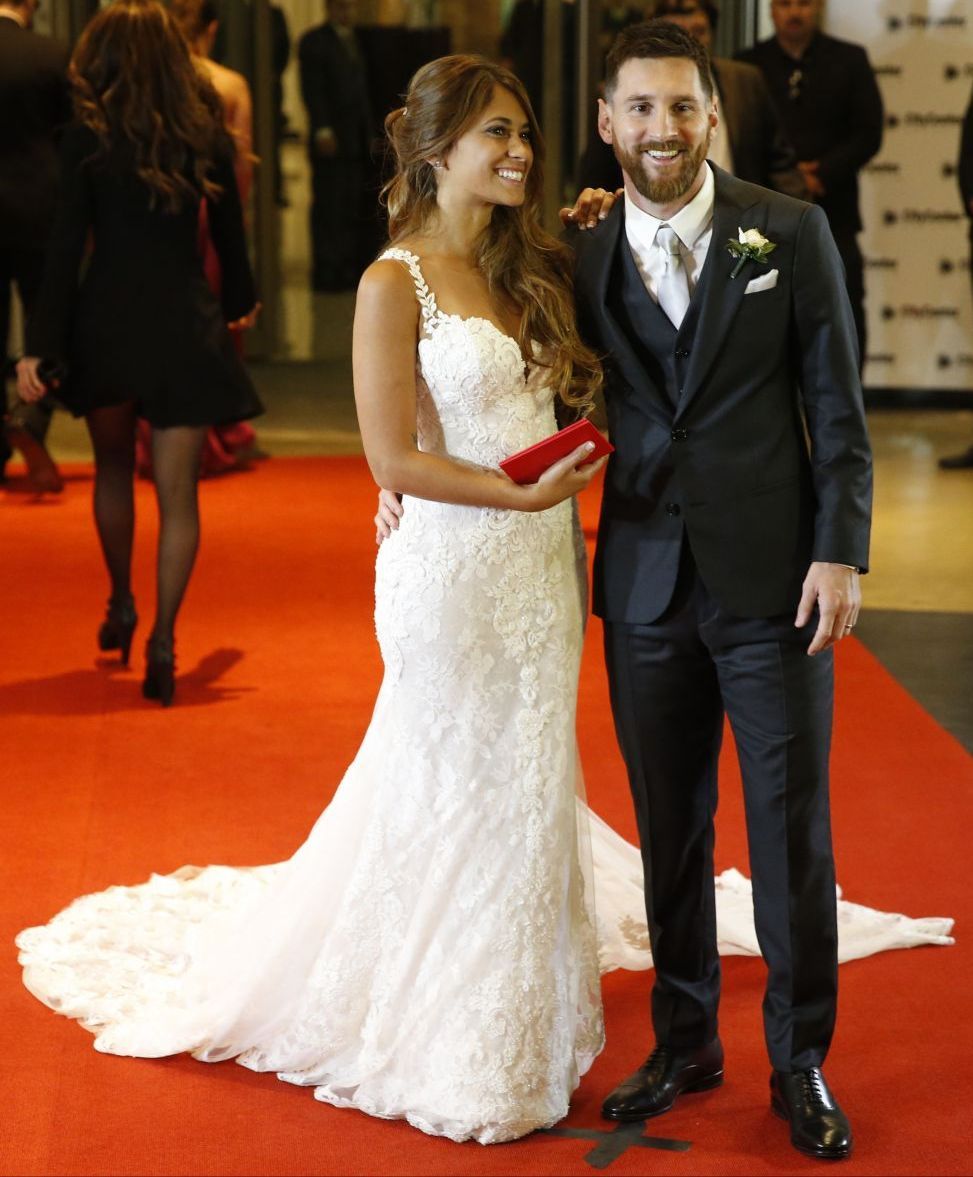 Mama lui Messi, criticata dupa ce a purtat o rochie asemanatoare cu a miresei. Cum arata tinuta alba, din dantela