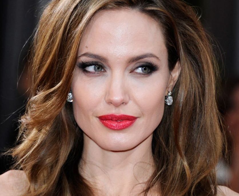Angelina Jolie, o noua relatie. Cu cine se zvoneste ca s-ar iubi diva acum
