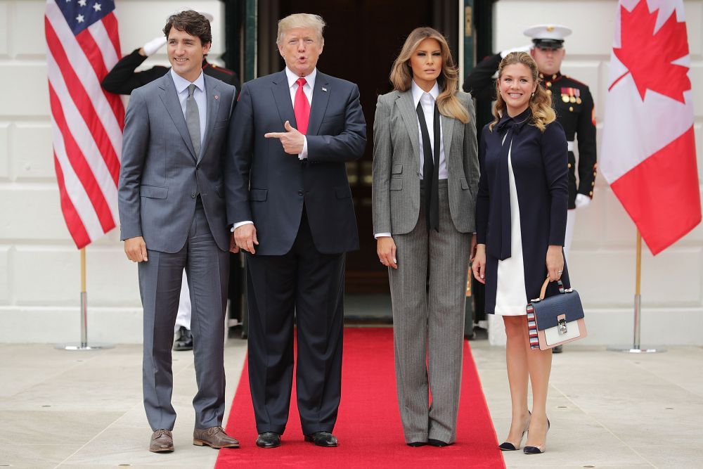 Melania Trump, superba intr-o tinuta masculina, la intalnirea cu premierul canadian, Justin Trudeau