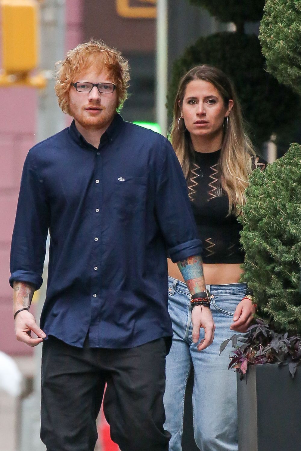 Ed Sheeran s-a logodit cu o prietena din copilarie. Cum arata femeia care l-a inspirat sa compuna melodia Perfect