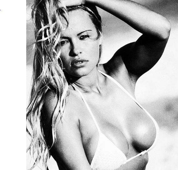 Pamela Anderson, sex-simbolul de 50 de ani, despre iubitul cu 18 ani mai tanar: ,,avem limbajul corporal