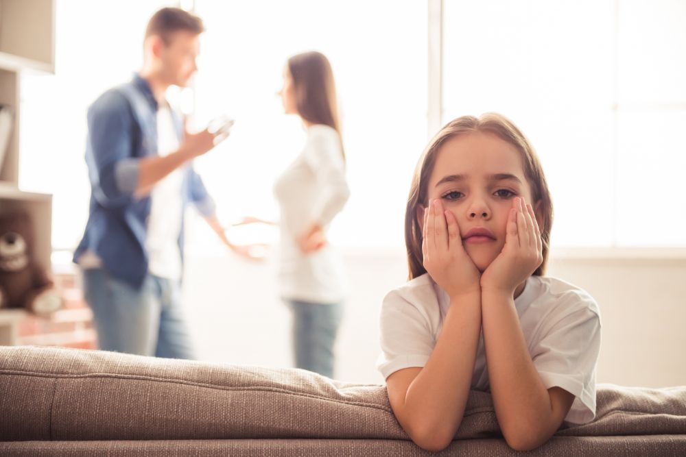 Ce este alienarea parentală și c&acirc;t de grav afectează dezvoltarea psiho-emoțională a copiilor