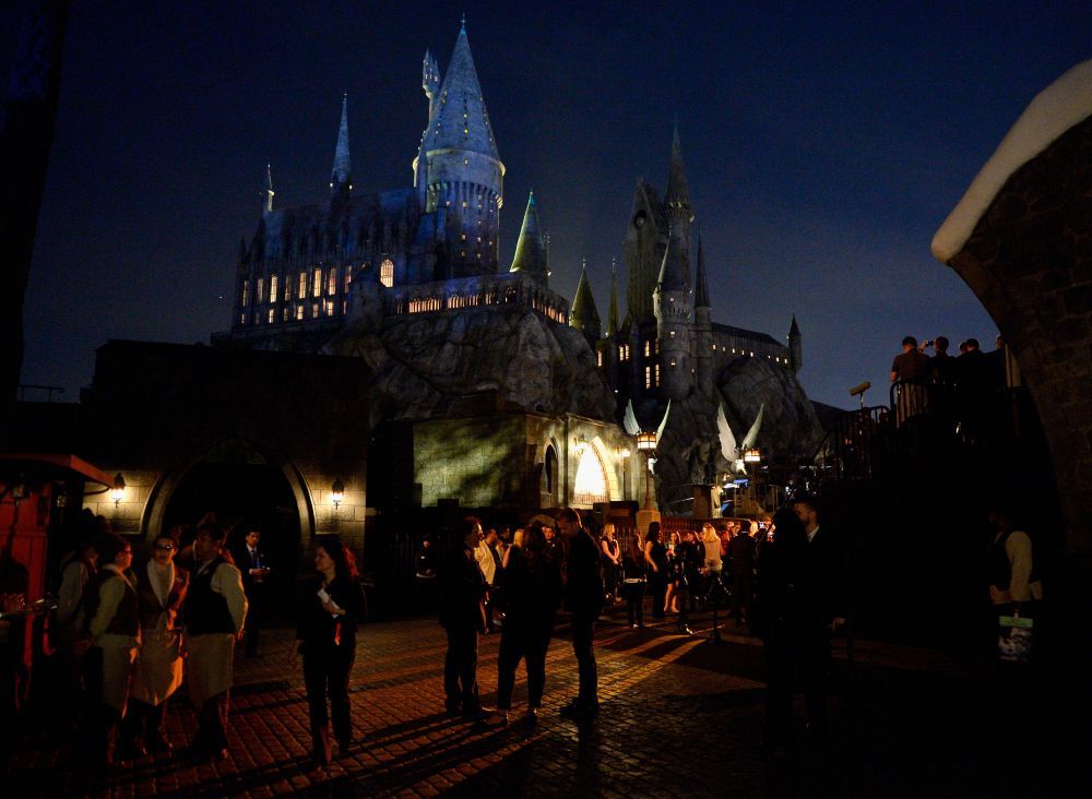 Fanii Harry Potter pot petrece Halloween la Hogwarts. Locul arată fabulos
