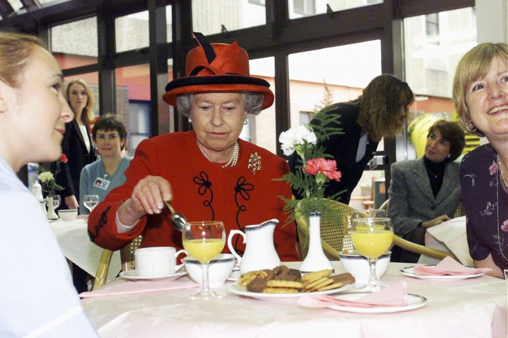 Secretul longevității Reginei Elisabeta. Care este dieta suveranei &icirc;n v&acirc;rstă de 92 de ani