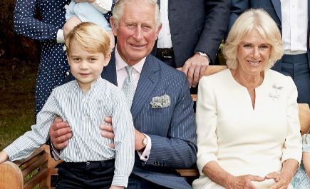 Prințul Charles, fotografie de familie superbă. A pozat alături de nurori și de toți nepoții săi