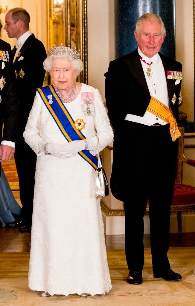 &Icirc;n discursul de ziua lui Charles, Regina i-a spus fiului său că este &rdquo;un adevărat biscuit&rdquo;