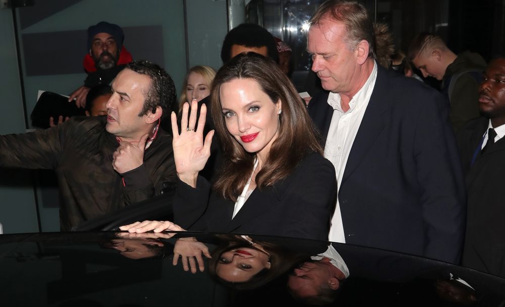 Angelina Jolie, ca o regină modernă la o recepție de film din Londra