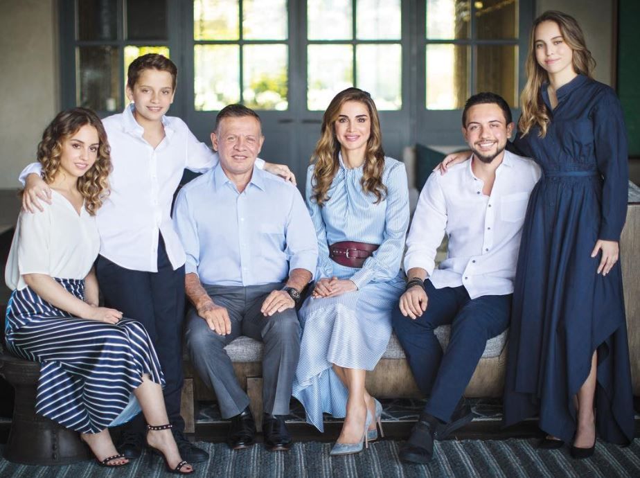 Cum arată familia Reginei Rania. Casa Regală a Iordaniei a postat fotografia oficială de sărbători