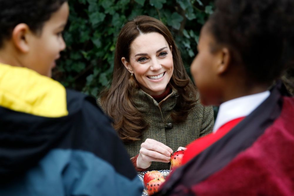 Kate Middleton, reacție amuzantă c&acirc;nd un copil a &icirc;ntrebat-o dacă Regina măn&acirc;ncă pizza