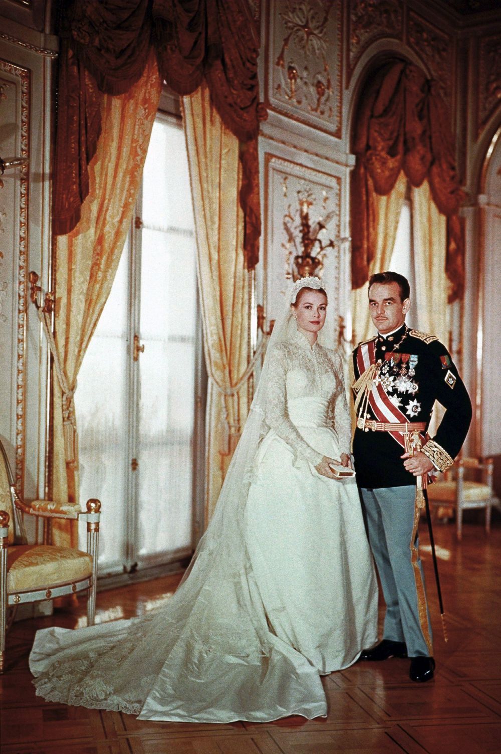 Rochia de mireasă a lui Grace Kelly, considerată cea mai frumoasă din toate timpurile