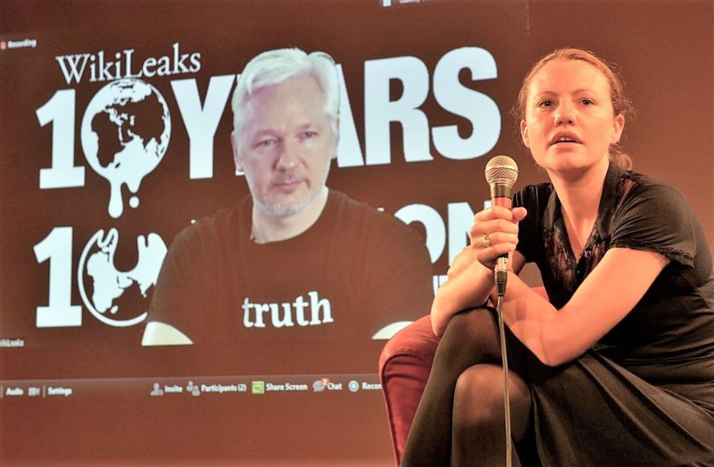 Femeile din viața lui Julian Assange. Fondatorul WikiLeaks are mai mulți copii, pe care &icirc;i ține ascunși