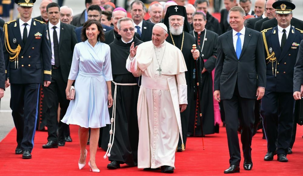 Cum s-a &icirc;mbrăcat Carmen Iohannis pentru &icirc;nt&acirc;lnirea cu Papa Francisc
