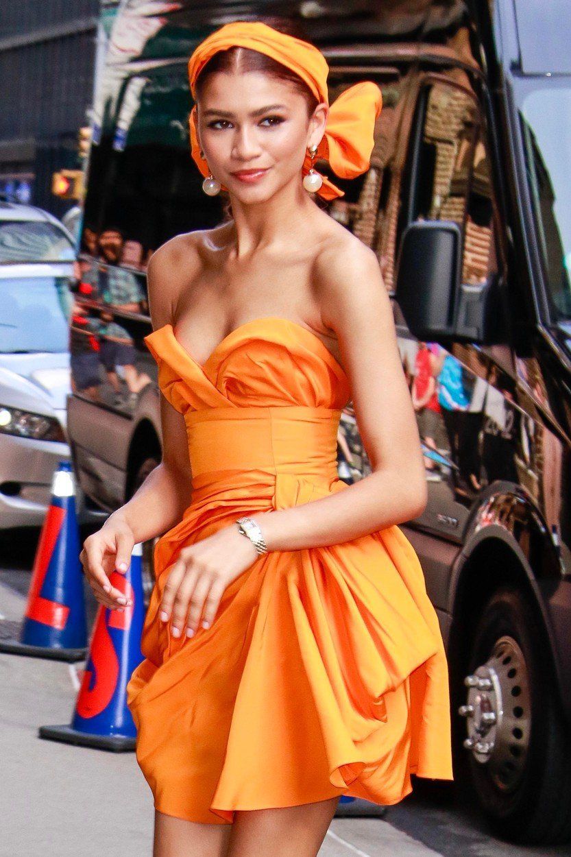 Zendaya, cel mai frumos look de vară. Cum arată rochia mini perfectă pentru acest sezon