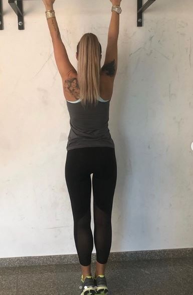 Anamaria Prodan și Laurențiu Reghecampf au atras atenția întregului aeroport din Dubai! Vezi cum s-au putut îmbrăca