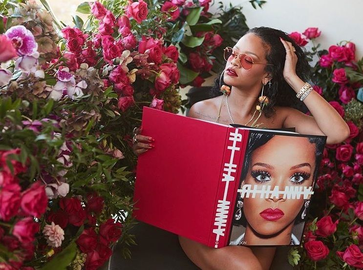 Rihanna, din nou super sexy pe internet! Cum &icirc;și promovează colecția de lenjerie intimă