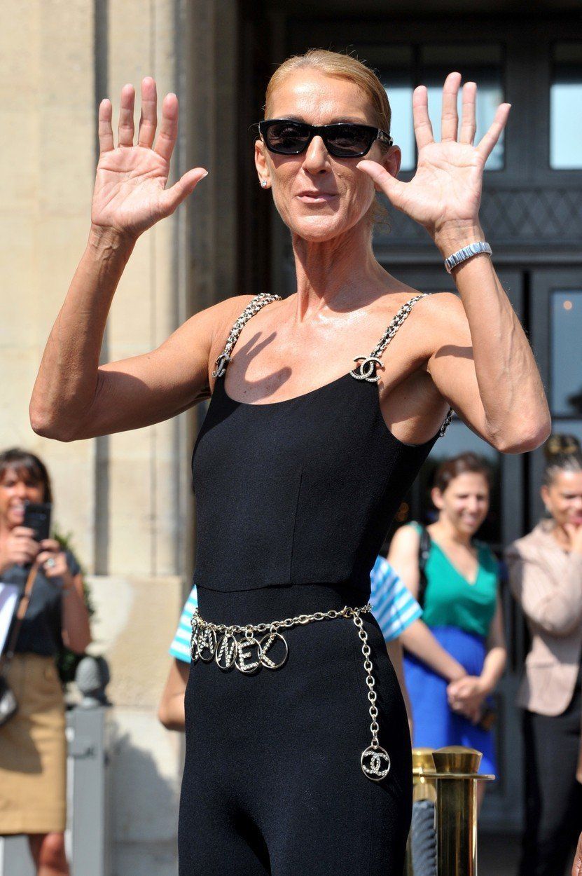 Celine Dion, pictorial &icirc;ndrăzneț la 52 de ani: a pozat &icirc;ntr-un body metalic