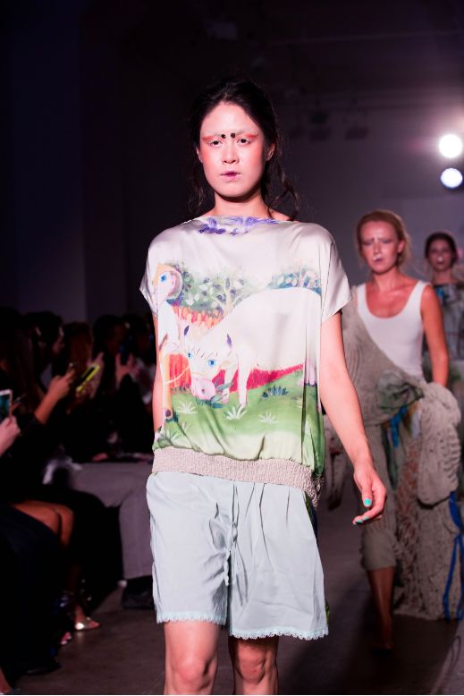 Designerul Dorin Negrău &icirc;și prezintă noua colecție la New York Fashion Week &icirc;n plină pandemie!