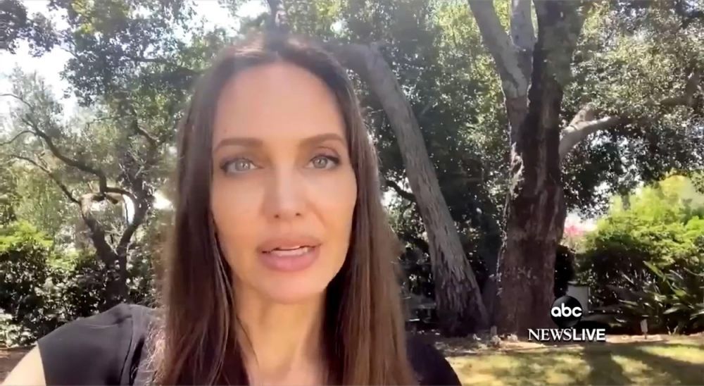 Angelina Jolie, donație generoasă pentru doi băieței care vindeau limonadă