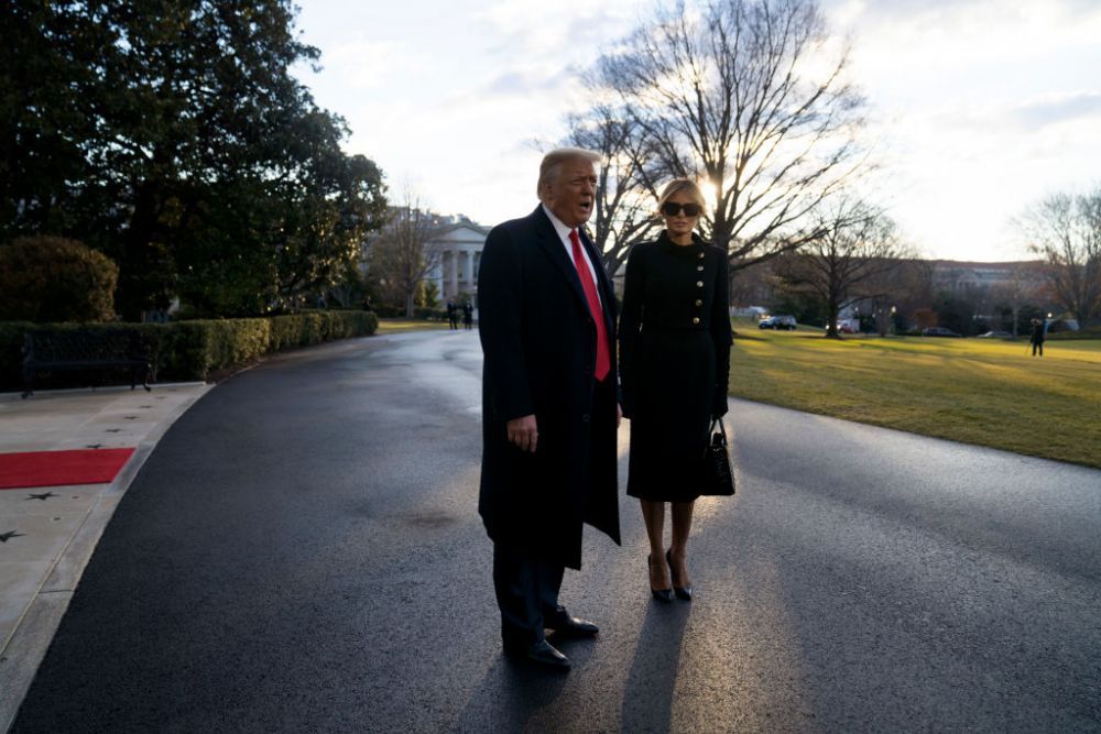 Melania Trump a părăsit Casa Albă &icirc;ntr-o ținută all black