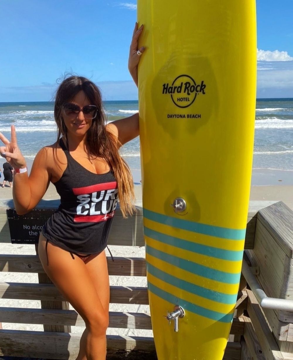 Claudia Romani, o nouă apariție provocatoare pe plajă! Cum a fost fotografiată &icirc;n Miami