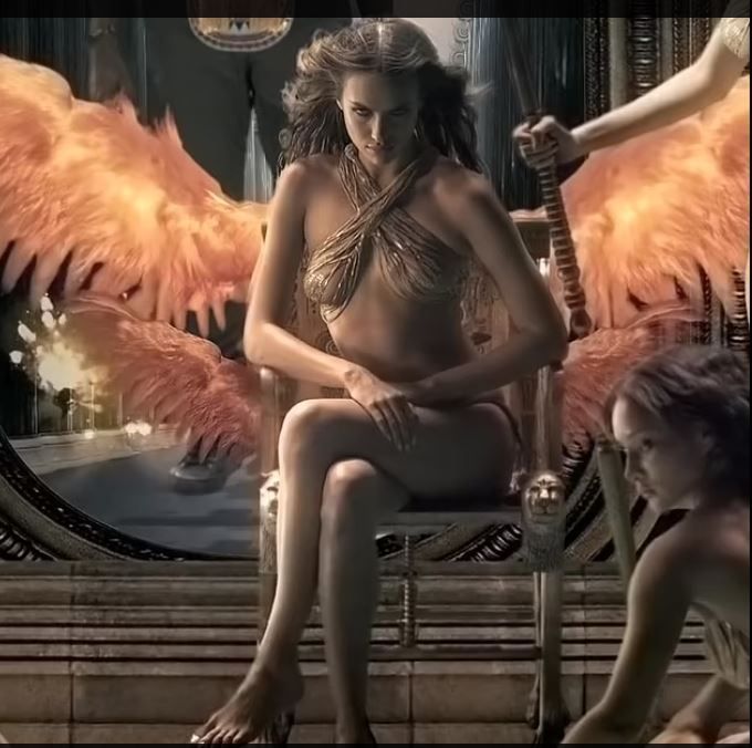 Irina Shayk, imagini incendiare de la plajă! Iubita lui Kanye West a pozat topless